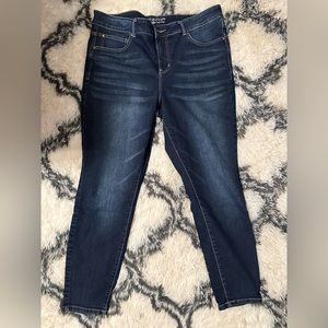 Women’s Maurices size 18 regular everflex high-rise jeans dark blue like new